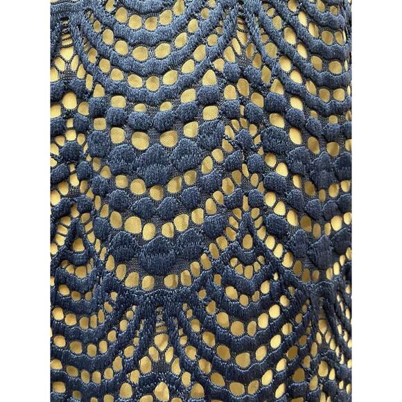 NWT Lilly Pulitzer Nicoline Scalloped Shell Lace Bell Sleeve Dress True Navy M - Picture 10 of 13